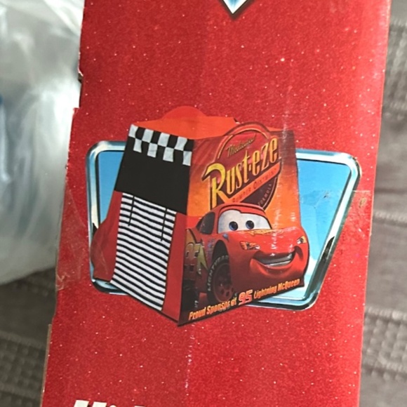 Disney Cars Lightening McQueen hideaway - Picture 3 of 6